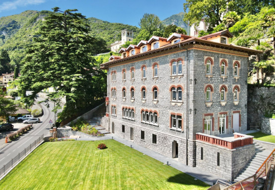 Apartments in historical Villa Center of Menaggio